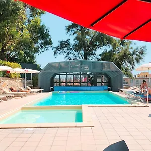 Hotel By ***